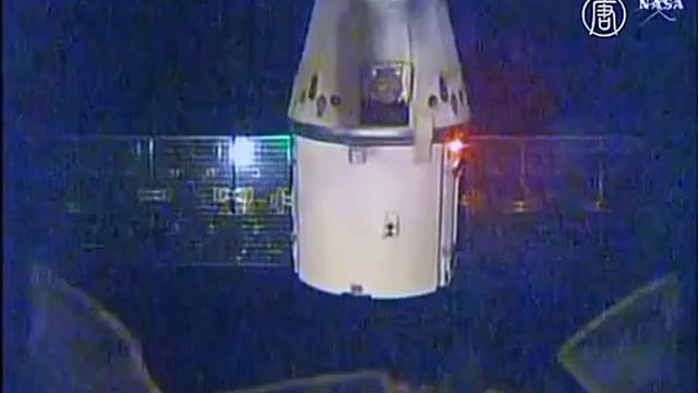 SpaceX Dragon приводнился в Тихом океане (новости) смотреть онлайн