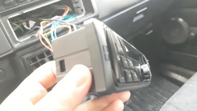 Новая магнитола с bluetooth за 900 р / Автомагнитола Soundmax SM-CCR3058F смотреть онлайн