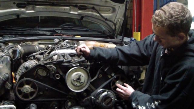 ЗАМЕНА ГРМ И САЛЬНИКОВ WV ПАССАТ 2,8 БЕНЗИН смотреть онлайн