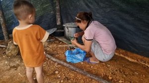 Harvest jackfruit garden to bring to the market to sell, build a fence