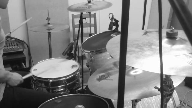 LUNA / 루나 - Free Somebody (Drum Cover - Re-upload) смотреть онлайн