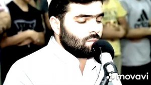 Кори красиво читает Коран.