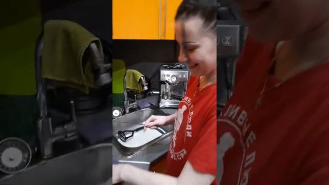 готовим шашлык дома на кокосовых углях для кальяна(надеюсь соседи полицию не вызовут) часть 1 смотреть онлайн