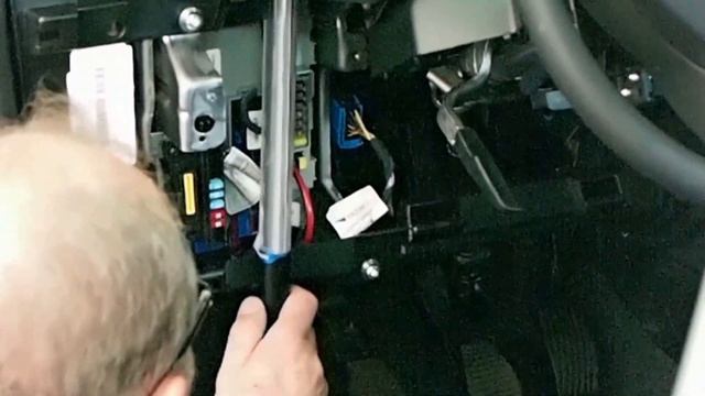 Новая линейка инспекционных ламп Philips для автосервиса смотреть онлайн