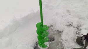 Показываю, как правильно сверлить спаренные, двойные лунки