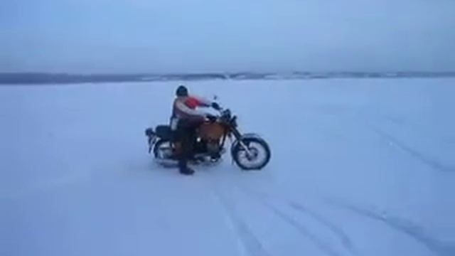 Иж Юпитер 5к по озеру смотреть онлайн