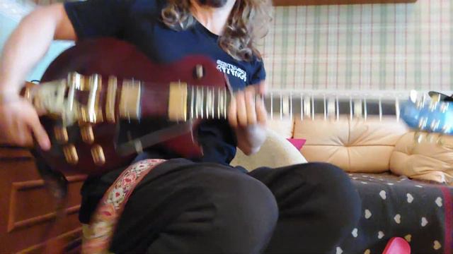 gibson les paul custom 1989 vs gibson les paul studio 1994 смотреть онлайн