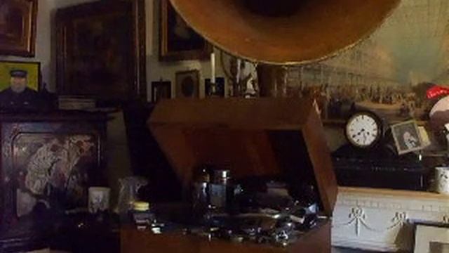 "The Spider Tread" (Sidney Baynes) Played by The Royal string Orchestra Coliseum 815 смотреть онлайн