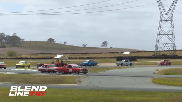 High Pressure Battle LJ Torana Vs XY GTHO Falcon смотреть онлайн