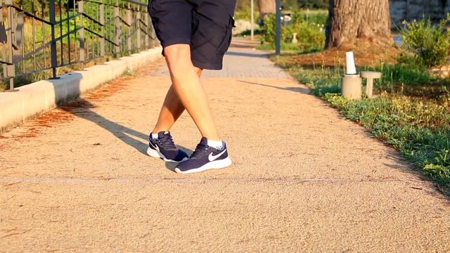 AWESOME FOOTWORK DANCE STEP! SHUFFLE, HIP HOP TUTORIAL смотреть онлайн