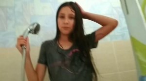 Вызов принят! Помылась в одежде😱