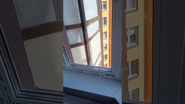 Переделка глухого ПВХ окна в поворотно-откидное из профиля Rehau с фурнитурой Roto. смотреть онлайн