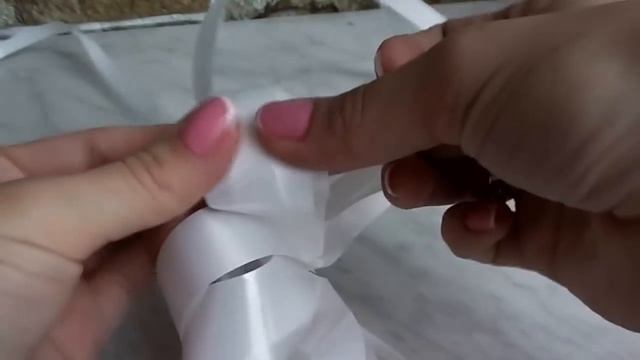 Подарочный бант из пластиковой ленты своими руками смотреть онлайн