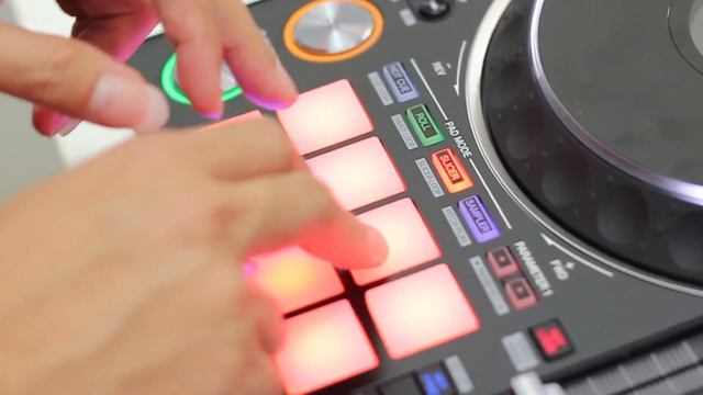 Pioneer DJ DDJ-1000 SERATO - Controller Buat Yang Hobi Ngulik смотреть онлайн