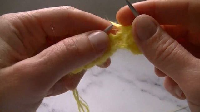 САМАЯ ПОПУЛЯРНАЯ ПОВЯЗКА НА ГОЛОВУ ЭТОГО СЕЗОНА! ВЯЖЕМ В ТРИ НИТИ С ОДНОГО МОТКА ПЫШНОЙ РЕЗИНКОЙ. смотреть онлайн