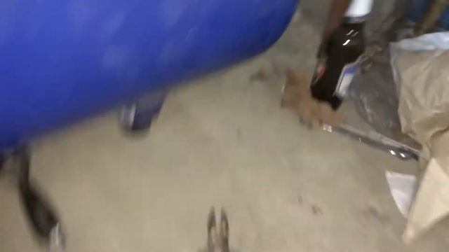 Конденсат в компрессоре Werk. Не делайте так, в конце видео будет вылет сливного клапана давление смотреть онлайн