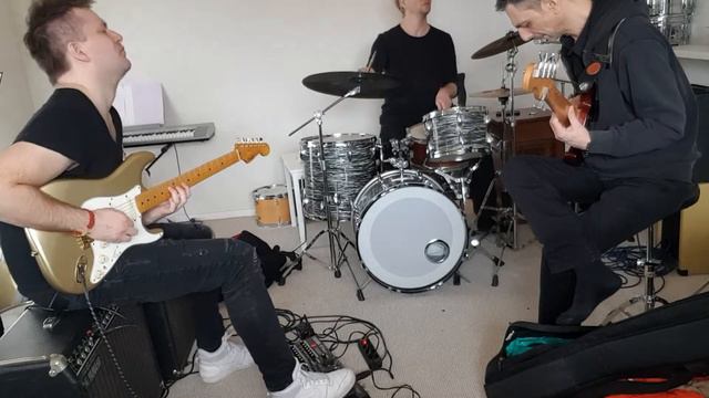 Over Again (Rehearsal 2018) by Steffen Brix Trio (Recorded with Samsung S8+) смотреть онлайн