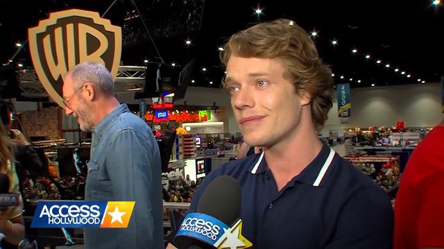 'Game Of Thrones' At Comic-Con: Alfie Allen On Theon Being 'An Ever-Evolving Character' смотреть онлайн