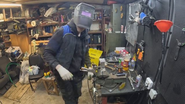 Тигуан 1. Самодельный магнитный держатель для телефона