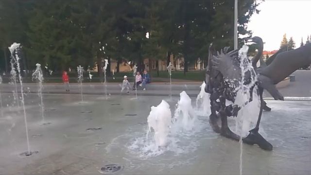 Фонтан ГДК slow. Уфа. Проспект октября. 2021. Nokia 930 смотреть онлайн