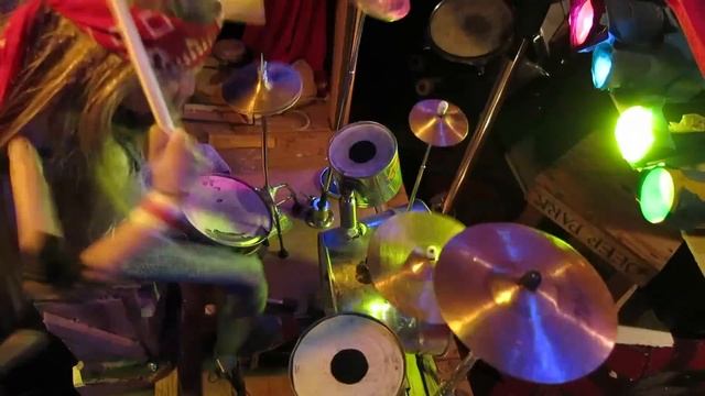 "Chopsy" Playing to Rush 2112 Part 1 смотреть онлайн