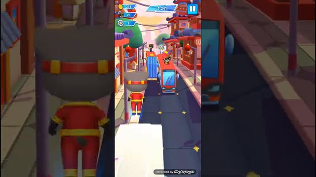 том супер герой игра.