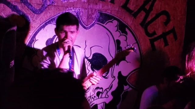 Awesome groovy Russian Rap / Funk / Rock fusions at Hookah Place in Saransk, Russia смотреть онлайн