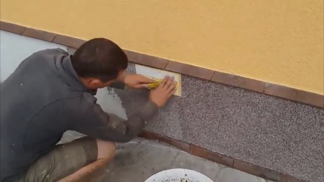 Нанесение фасадной мозаики из натурального камня. FEIDAL.
