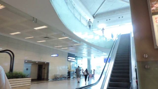 Стамбул. Зал прилёта аэропорта Ататюрка - Atatürk Uluslararası Havalimanı смотреть онлайн