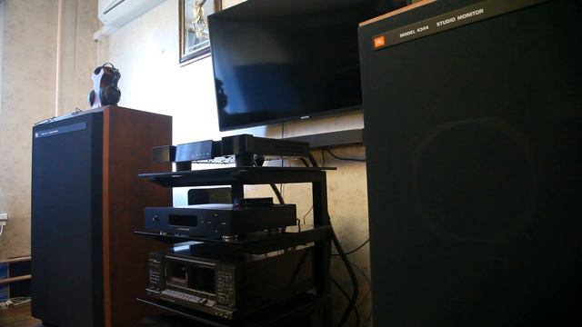JBL 4344 @ Gryphon Diablo 300 смотреть онлайн