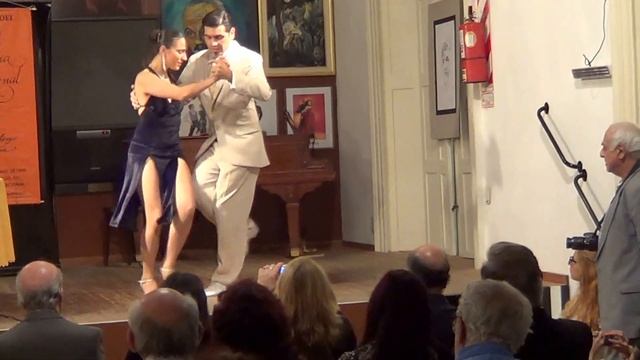 Yanina Ferro y Eric Kahl (Milonga) "La Cicatriz" (Lunes 13-05-13) 5/9 смотреть онлайн
