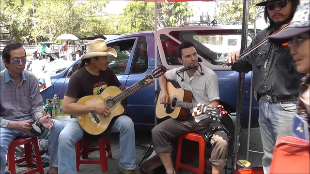 ОТЕЛЬ КАЛИФОРНИЯ ► Eagles - Hotel California - Street Cover смотреть онлайн