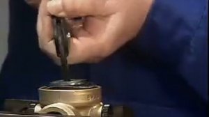 Как разобрать редуктор давления Honeywell Home D06F