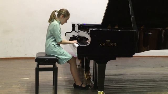Екатерина Цишкевич, 11 лет. Ф. Шопен Вальс соч. 70 N2, Э. Григ Бабочка, соч. 43, N1 смотреть онлайн