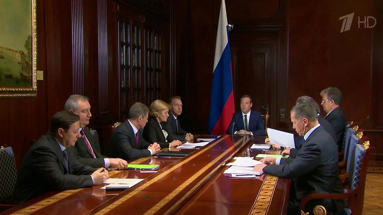 На заседании правительства обсудили меры безопасно...тиницах во время крупных спортивных мероприятий смотреть онлайн