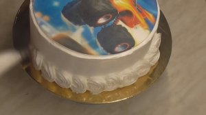 Белково заварное украшение торта с вафельной картинкой