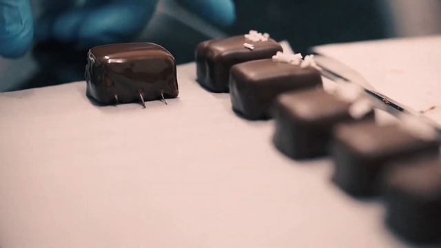 Курс «Профессия шоколатье» CHOCOLOGY — научим правильно обращаться с шоколадом смотреть онлайн