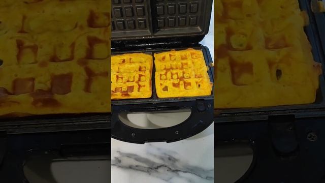 Сырники с грушевым джемом