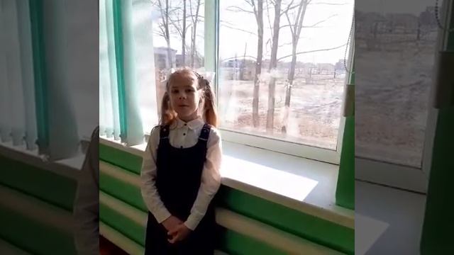 Буйлина Лада Сергеевна, 7 лет, А. А. Фет «Мама !Глянь-ка из окошка» смотреть онлайн