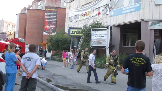 Пожар в торговом центре на проспекте Октября, 66. 23.06.2015 смотреть онлайн
