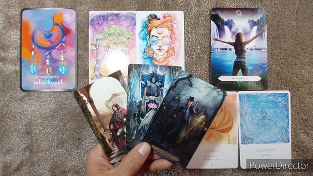 Ce que l'invisible vous murmure #guidance #tirageàchoix #tarot #voyance #predictions смотреть онлайн