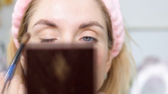 Обзор на палетки CHARLOTTE TILBURY Hollywood Flawless Filter смотреть онлайн