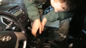 Как снять ручку КПП IX35