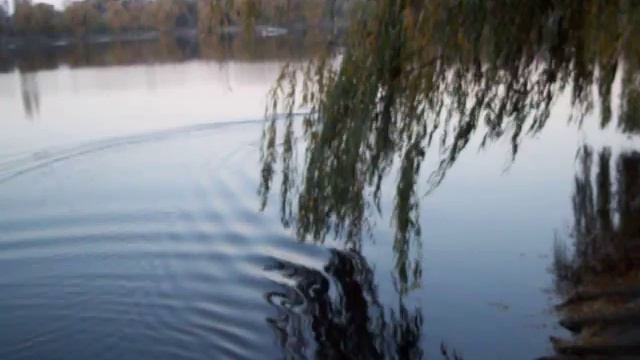 Кораблик для рыбалки Лыжник с новой палубой. смотреть онлайн