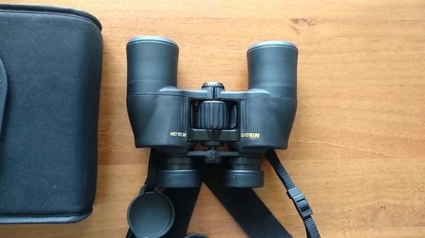 Бинокль Nikon 10x42 Aculon A211.