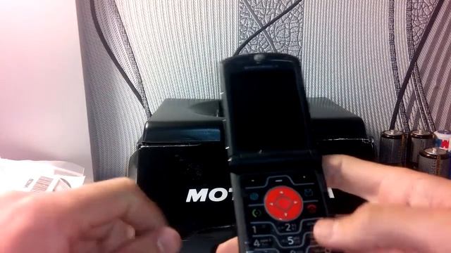 Обзор на копию телефона Motorola Razr v3i от компании Mobile-sity.ru смотреть онлайн