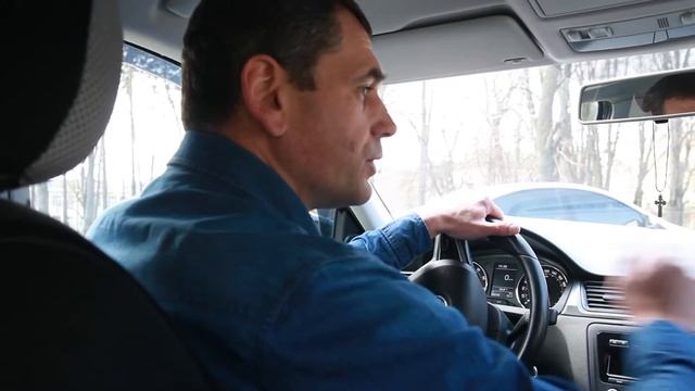 Заезд задним ходом в гараж (на парковку) | Easy Drive Media смотреть онлайн