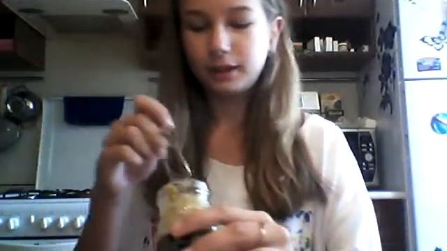 ЕДИМ СОЕВЫЙ СОУС И МАЙОНЕЗ :/ смотреть онлайн