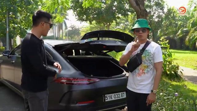 Diễn Viên Lý Bình Chia Sẻ Cơ Duyên Tặng Mercedes-AMG GT53 Cho Vợ