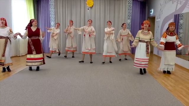 "В роще калина" смотреть онлайн